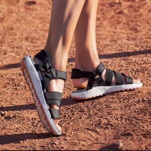 RYKA Keystone Womens Trail Ready Durable Traction Indoor Outdoor Sandals Size 9